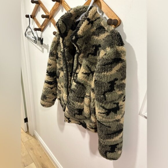 Bella Dahl Puffy Teddy Jacket - Camo - Picture 8 of 11